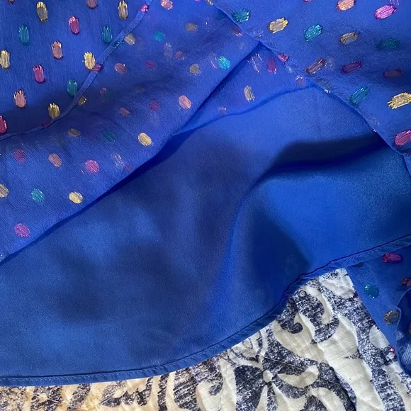🌺 Lilly Pulitzer Florin blue Moroccan metallic top small - Picture 4 of 8